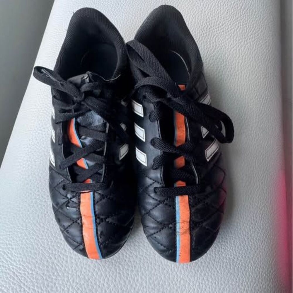 Adidas 11questra Soccer Cleats size youth 1